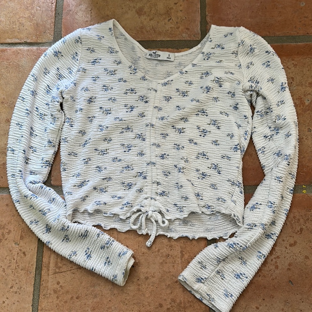Cute white long sleeve with blue flowers